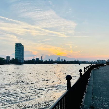 Riverside Premium Double Room Garden View E14 London Exterior foto