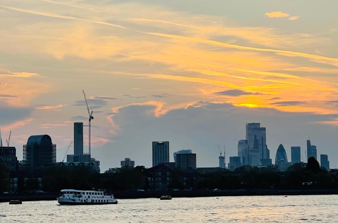 Riverside Premium Double Room Garden View E14 London Exterior foto