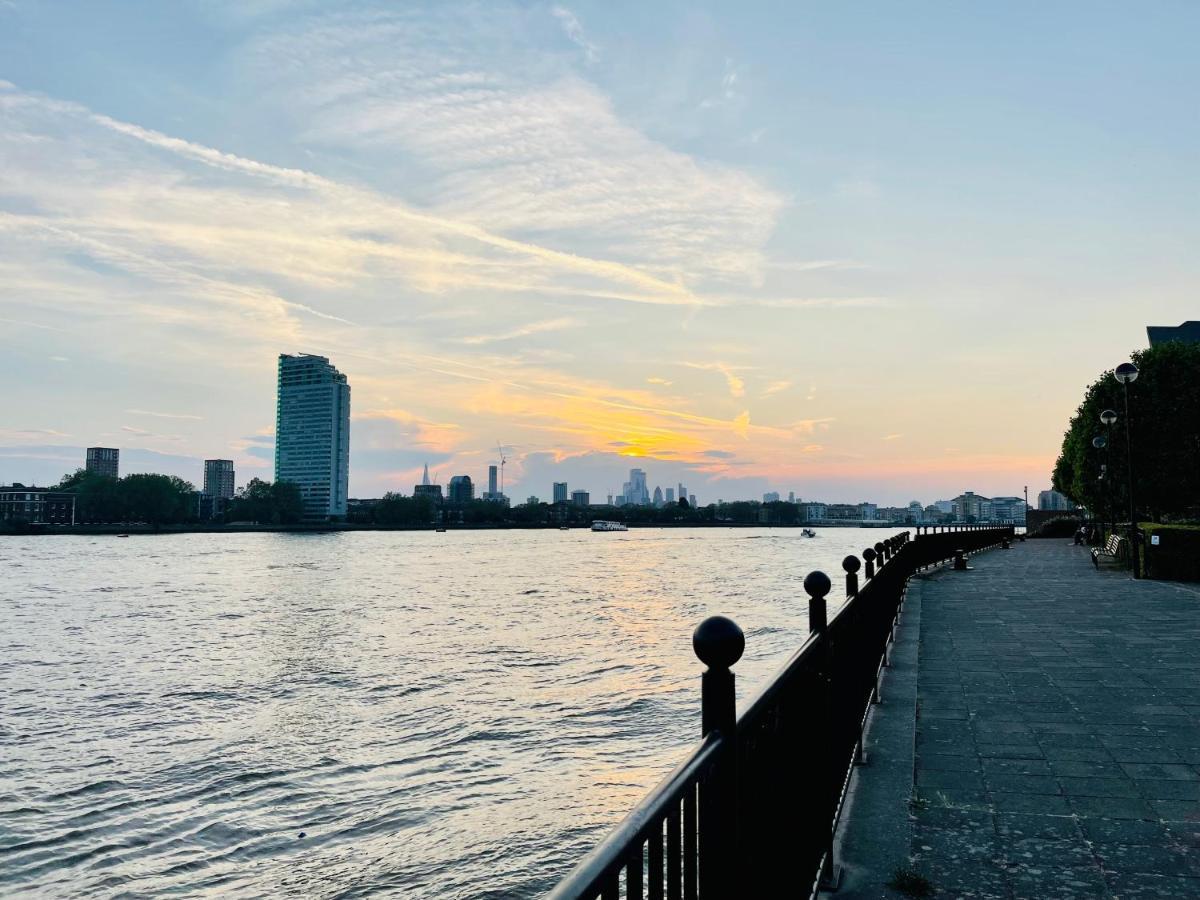 Riverside Premium Double Room Garden View E14 London Exterior foto